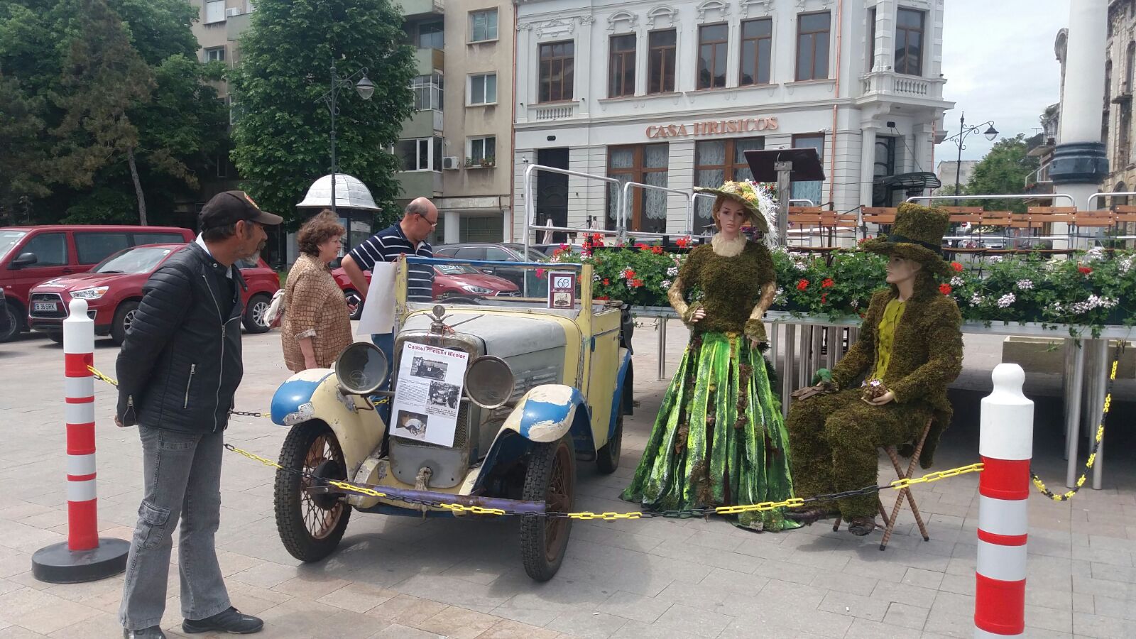 Parada automobilelor de epocă, la Constanța. Sunt expuse mașini vechi de peste 100 de ani!