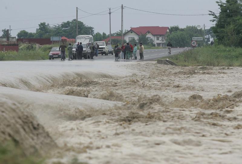 Efecte ale ploilor torențiale din ultimele 24 de ore