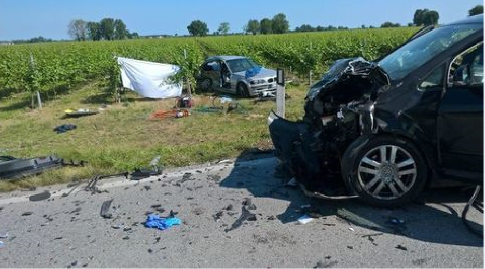 FOTO/ITALIA: Doi tineri români decedați într-un accident rutier