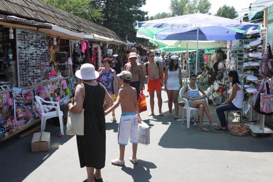 O nouă șansă pentru comercianții care încă n-au prins spații pentru tonete în stațiunea Mamaia