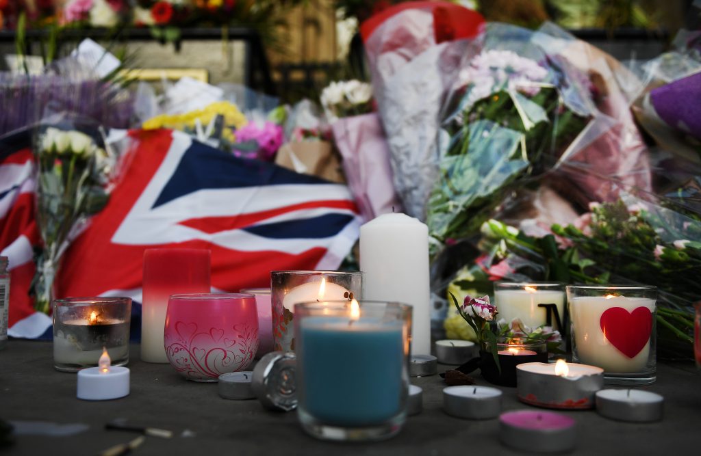 Ceremonie în memoria victimelor de la MANCHESTER