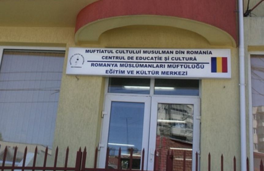 Muftiatul Cultului Musulman din România oferă pachete familiilor nevoiașe din mai multe localități