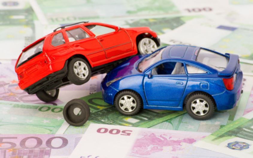 Asociaţia Societăţilor de Service Auto Independente îi cer lui Klaus Iohannis să nu promulge legea RCA