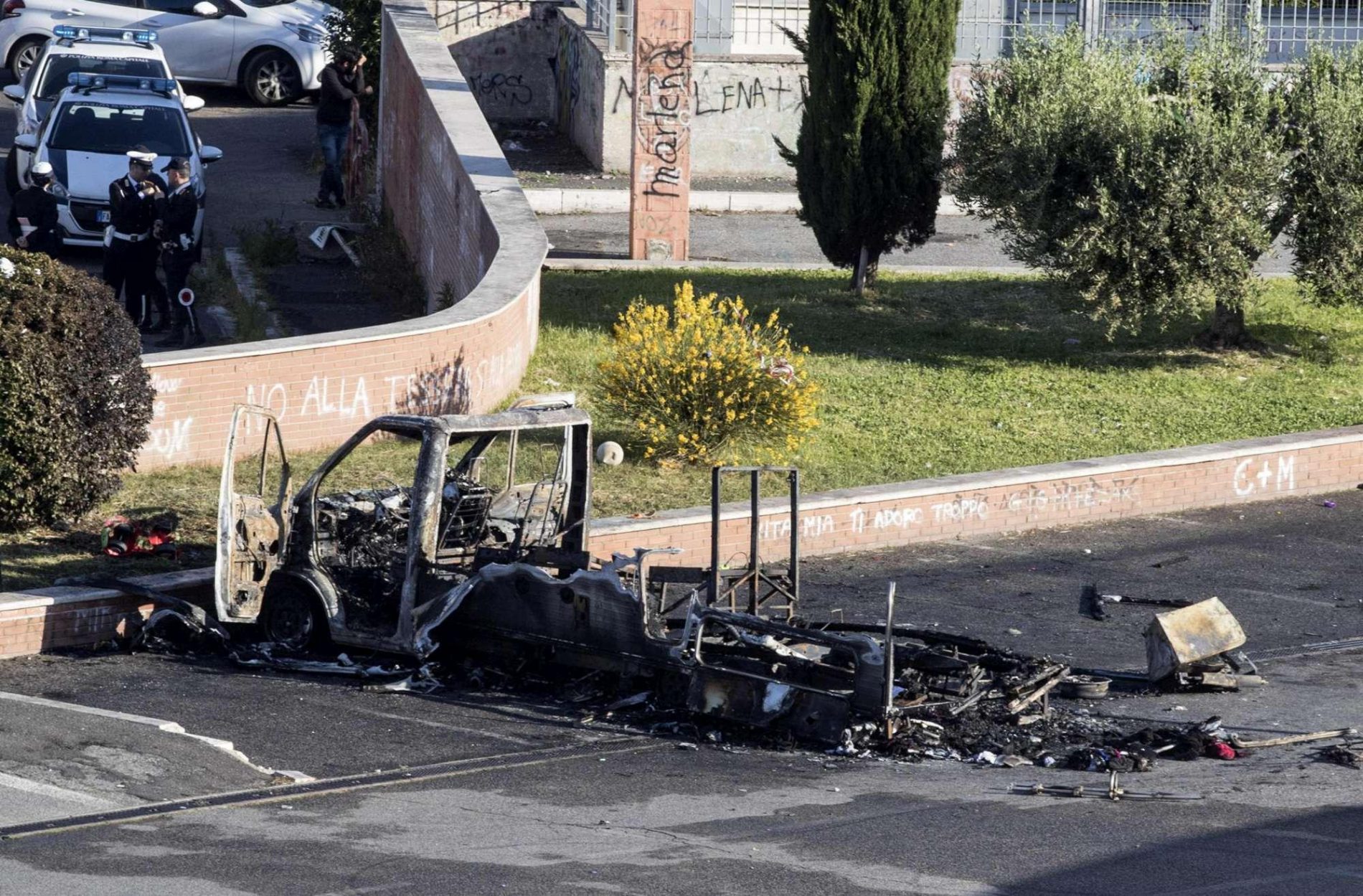 ITALIA. Tragedie într-o tabără de romi. Trei surori au murit arse de vii