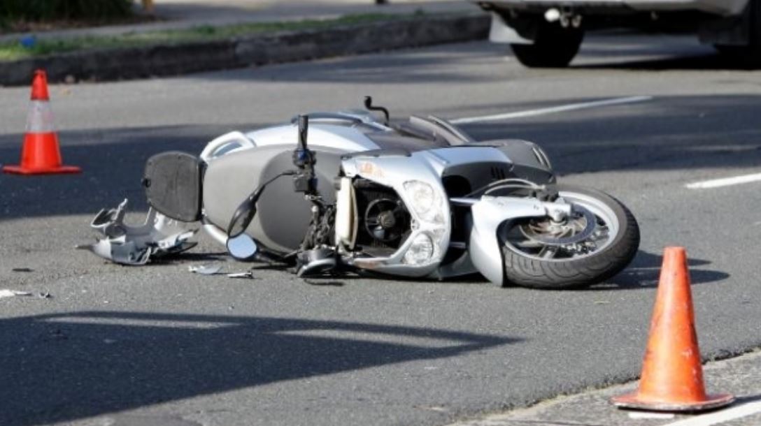 TULCEA: Conducătorul unui moped a ajuns la spital în urma unei neacordări de prioritate