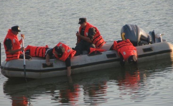 TULCEA: Șase turiști au căzut dintr-o barcă în Marea Neagră