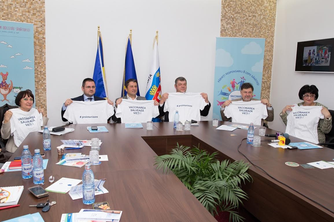 FOTO: Campania „Vaccinarea salvează vieţi”, la Constanţa
