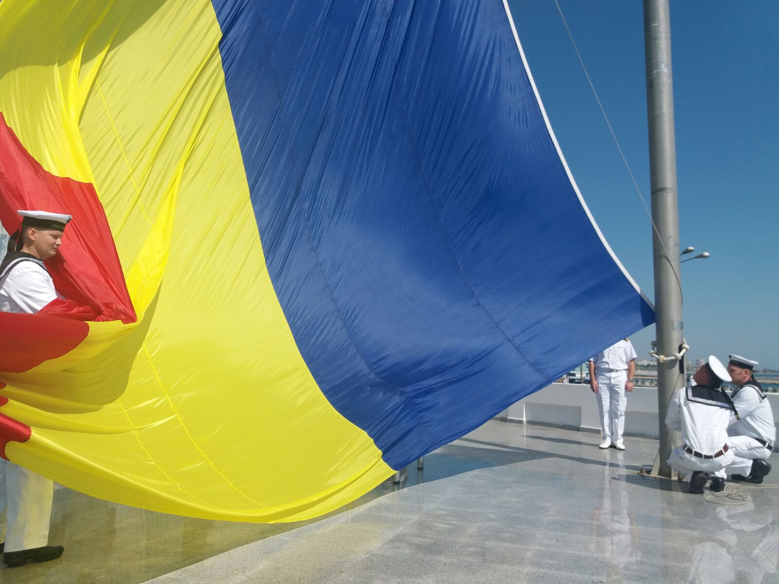 FOTO/VIDEO: Ceremonii organizate la CONSTANȚA de Ziua Drapelului Național