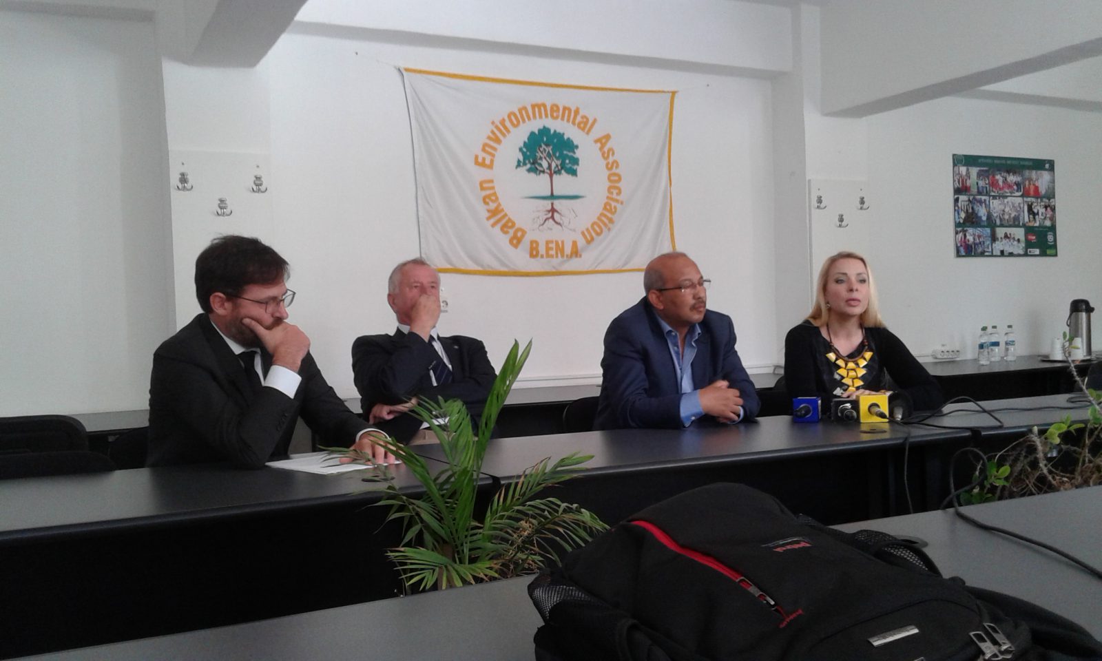 Calcanul și rechinul, în PERICOL: Resursele Mării Negre, în atenția specialiștilor