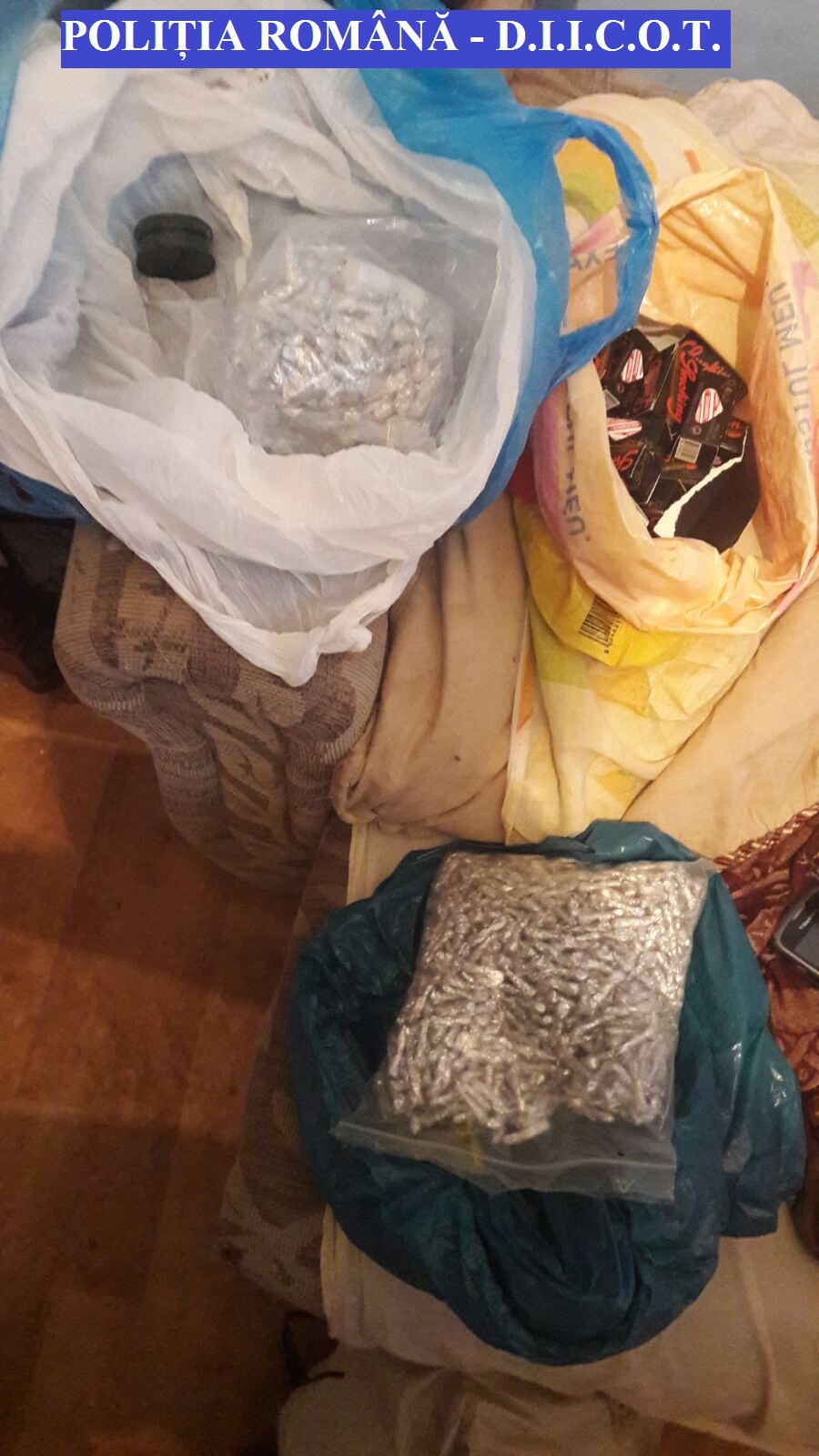 CONSTANȚA: PERCHEZIȚII pentru destructurarea unei rețele de traficanți de DROGURI. 10 persoane propuse spre arestare