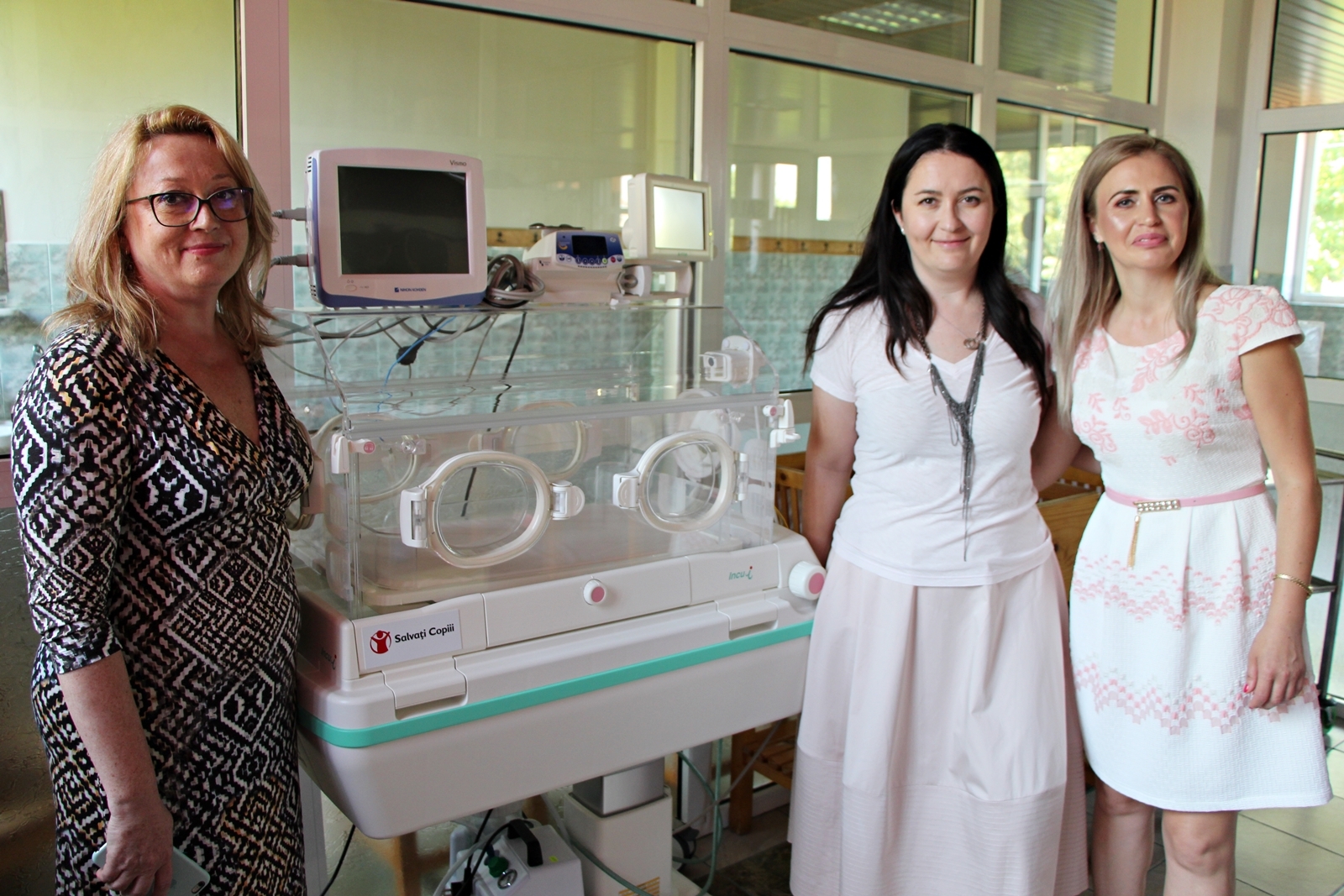 FOTO – MANGALIA: Maternitatea a fost dotată cu o masă de resuscitare şi incubator performant