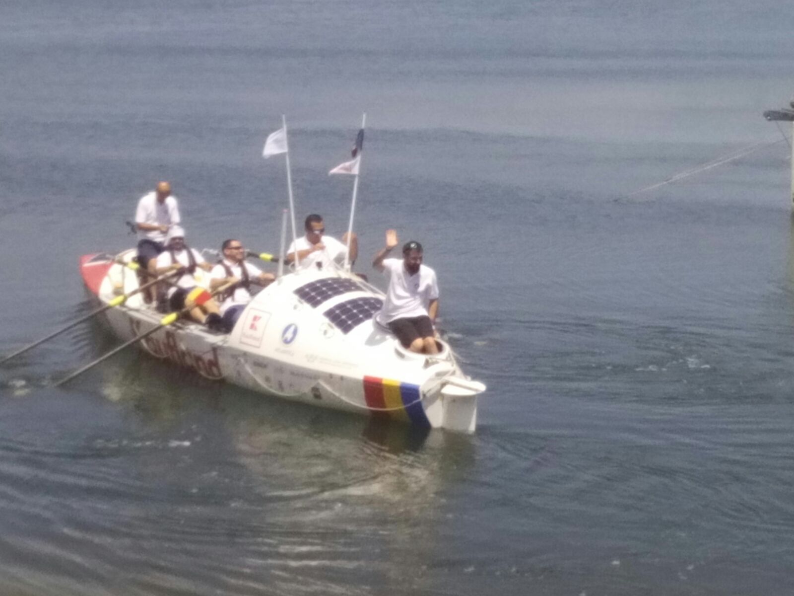 FOTO: Premieră temerară – traversarea Mării Negre într-o barcă cu vâsle