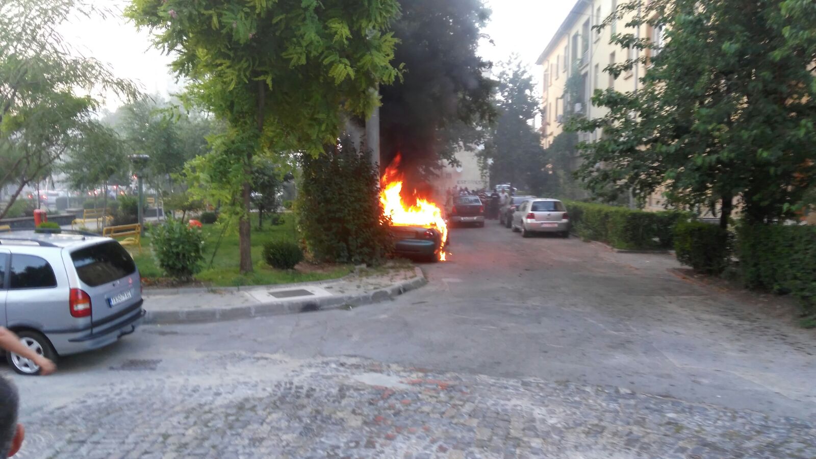 TULCEA/VIDEO: Mașină distrusă de un incendiu