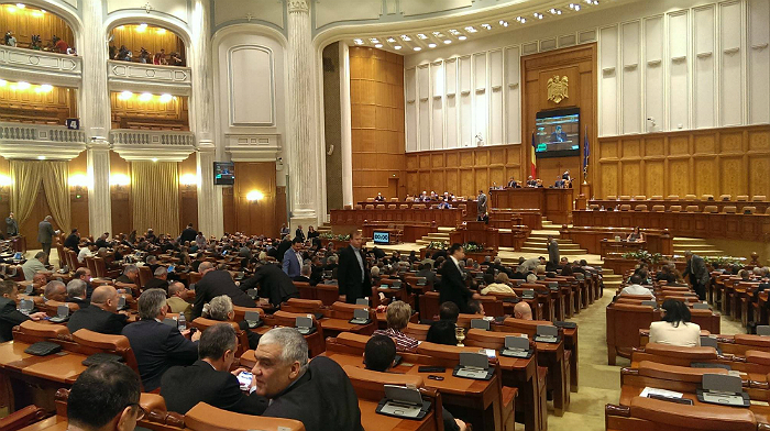 USR nu votează moțiunea împotriva Guvernului Grindeanu