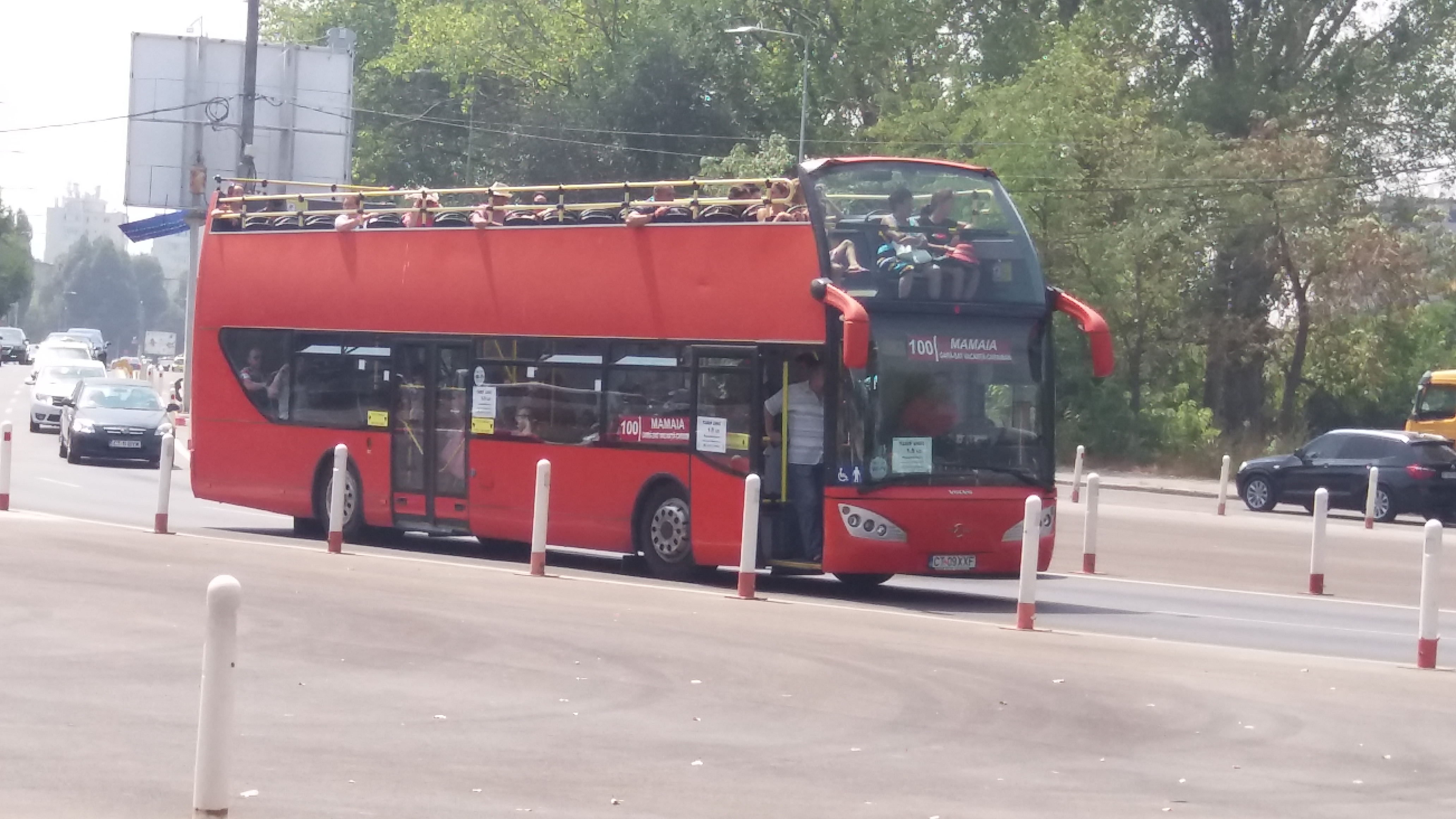 RATC introduce pe traseu autobuzele etajate
