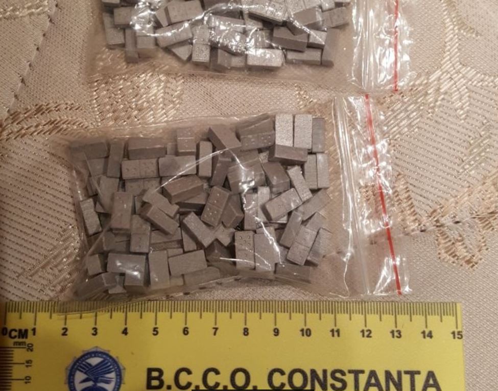 CONSTANȚA: O tânără din Medgidia a fost arestată pentru trafic de droguri