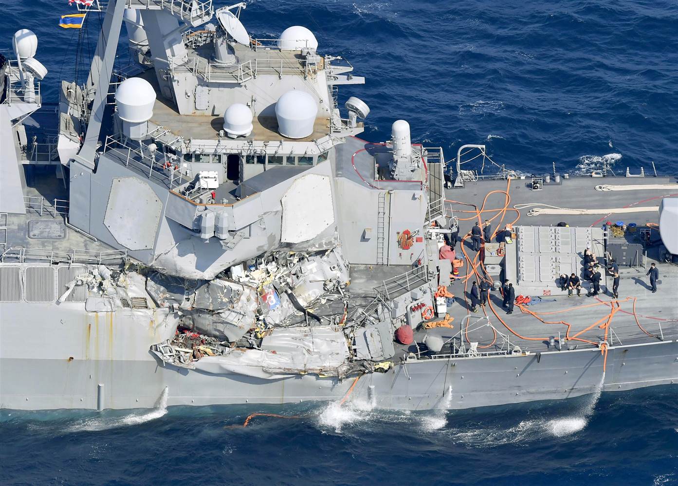 Accident naval între un distrugător american și o navă comercială! Șapte marinari sunt dați dispăruți