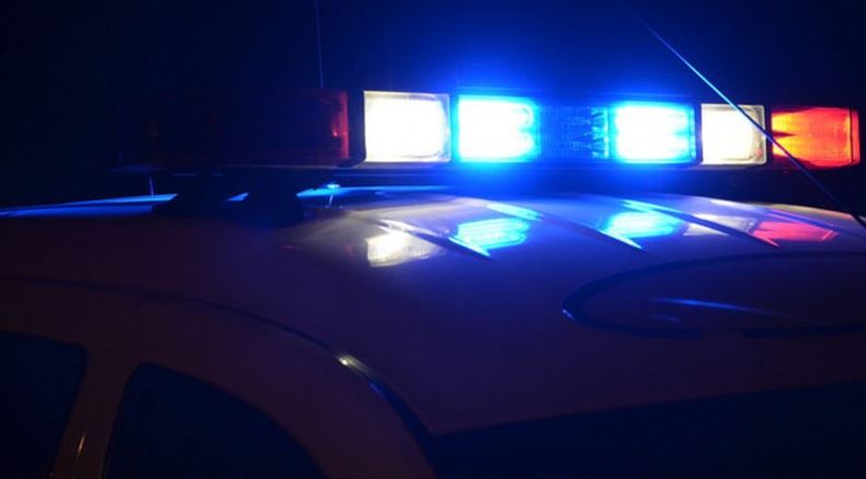 VAMA VECHE: Un șofer beat a lovit două autoturisme parcate