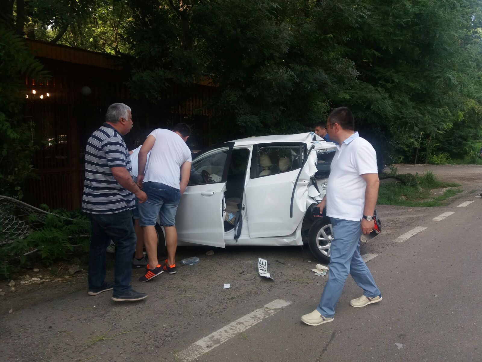 FOTO/ Accident GRAV la Valu lui Traian