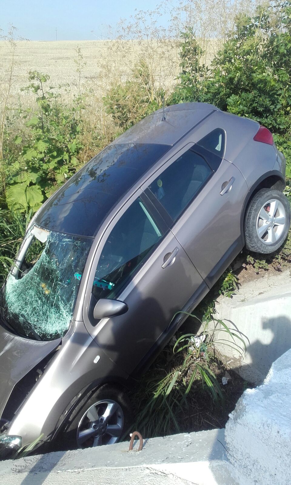 FOTO/ Implicată o mașină cu numere de GALAȚI: Accident spectaculos la HÂRȘOVA