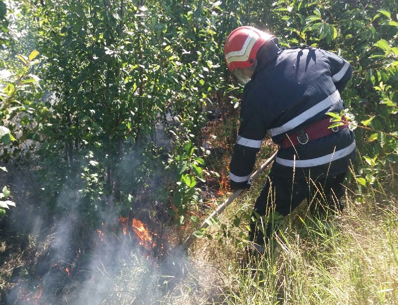 FOTO – Județul TULCEA: Incendiu în localitatea Babadag