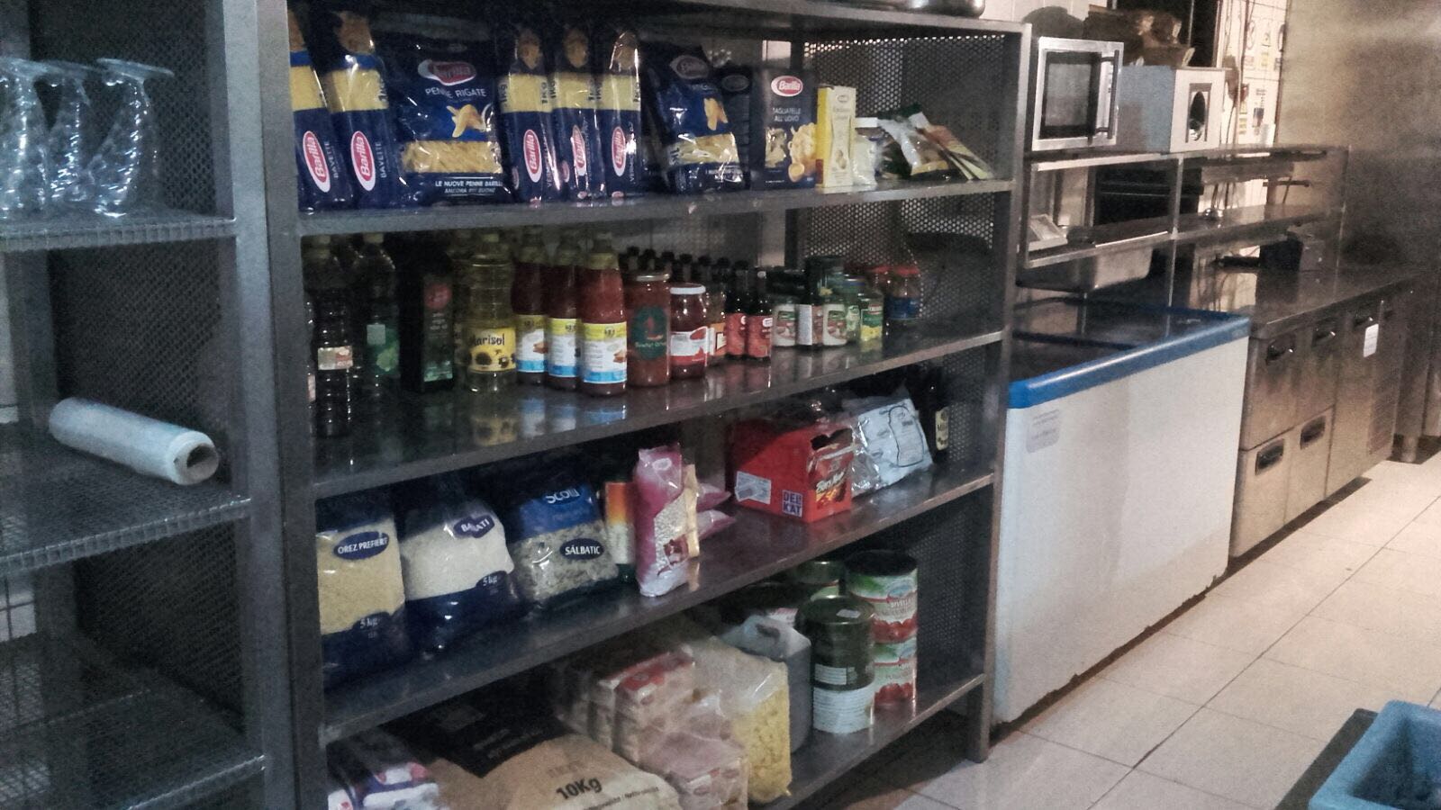 FOTO – CONSTANȚA: Unul dintre restaurantele închise joi de inspectorii OPC, a fost REDESCHIS