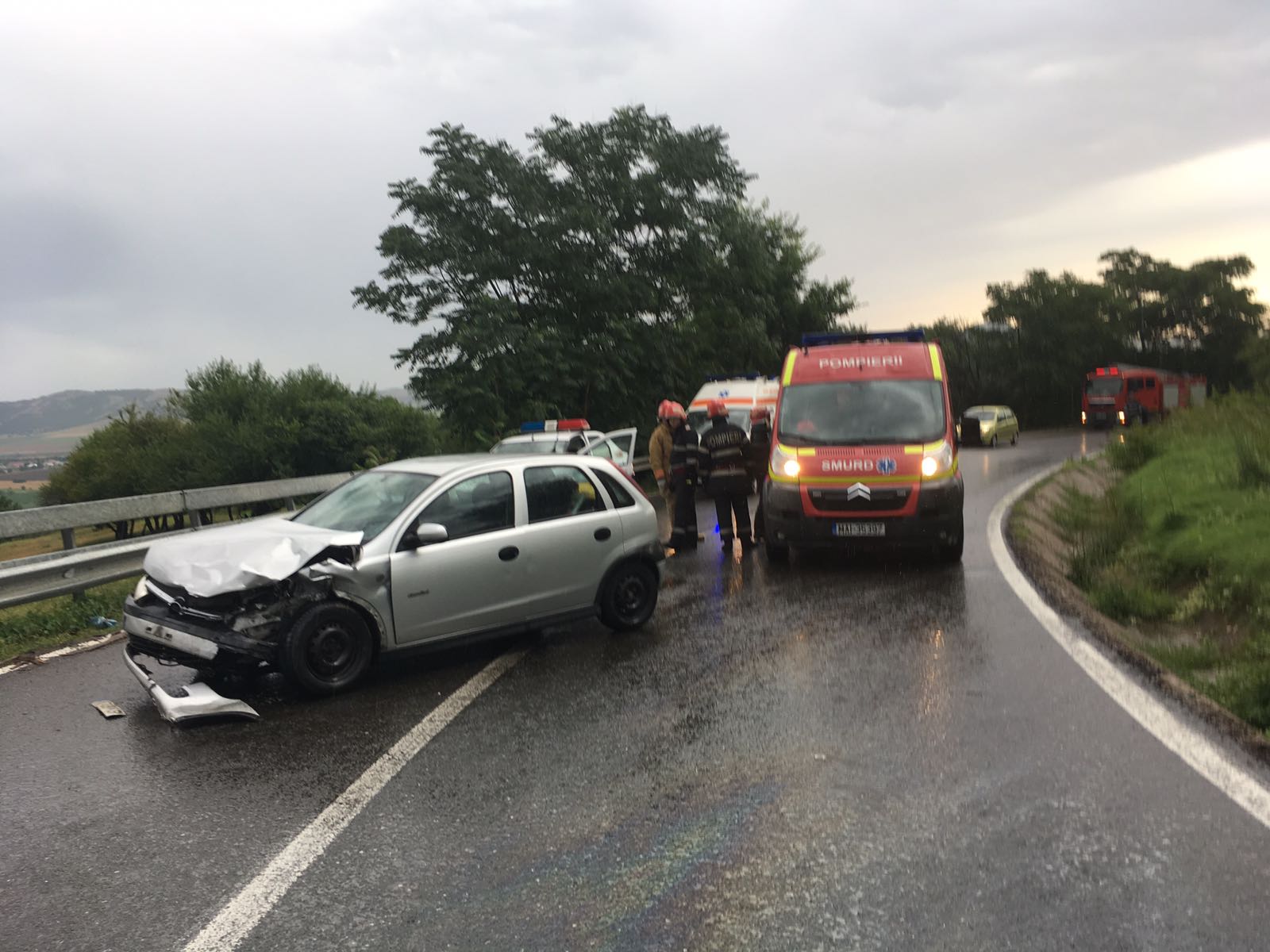 FOTO/Mamă, tată și copil din Neamț, RĂNIȚI grav în accident în județul TULCEA! (update)