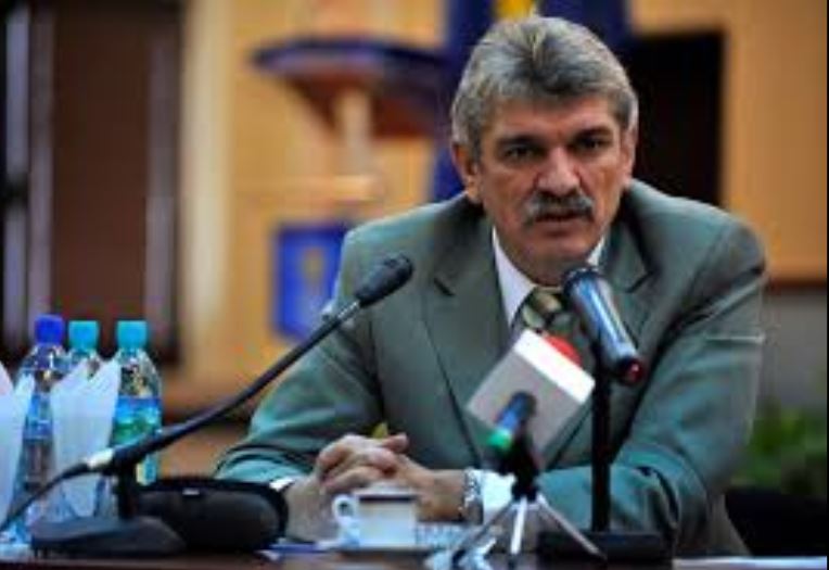 Șeful STS, Marcel Opriș, trecut în rezervă