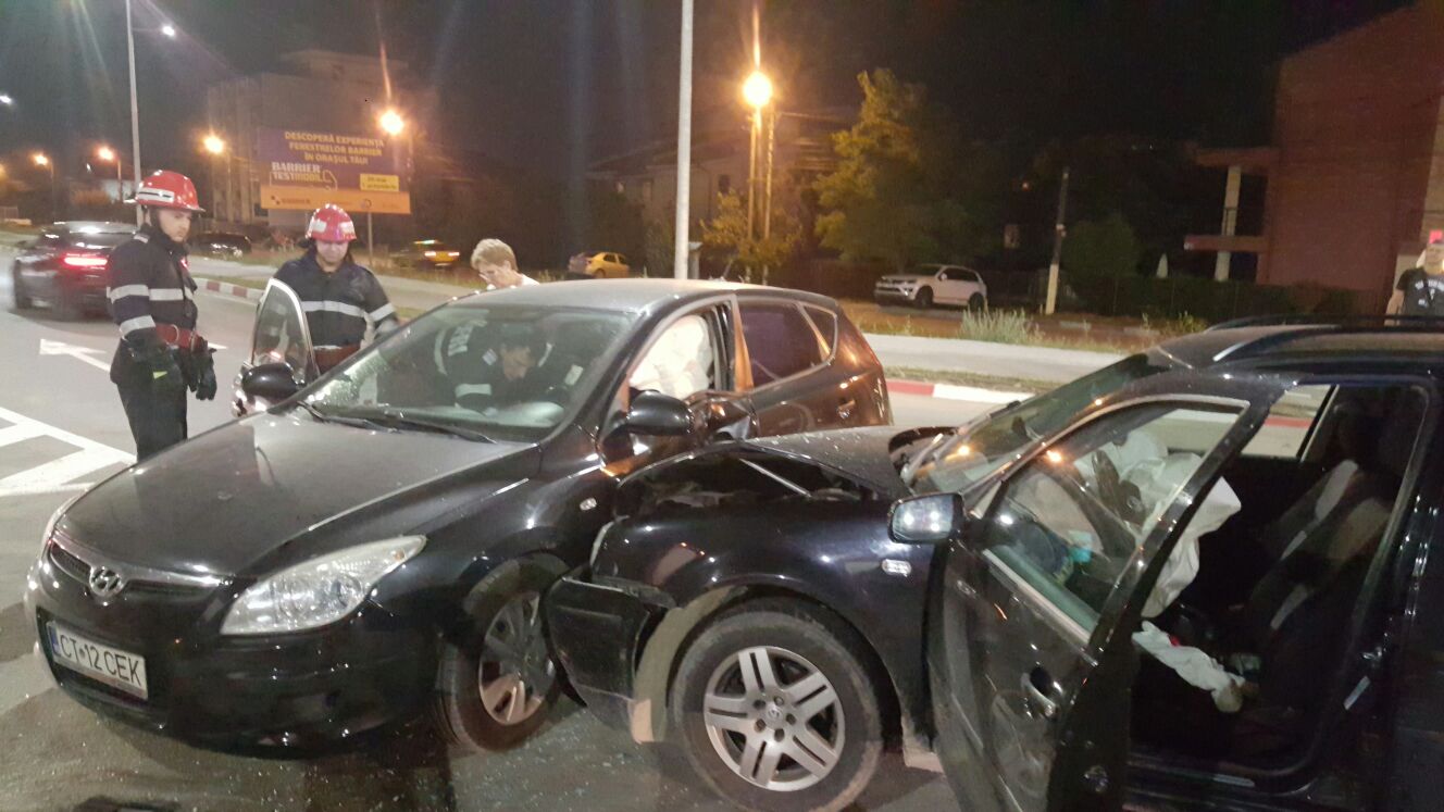 MAMAIA/VIDEO: Accident rutier. A fost solicitată descarcerarea de la ISU