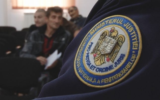 Angajații din penitenciare refuză să mai facă ore suplimentare și amenință cu proteste
