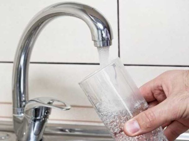 TULCEA: Zone extinse în care apa furnizată populaţiei conţine cantităţi mari de nitraţi