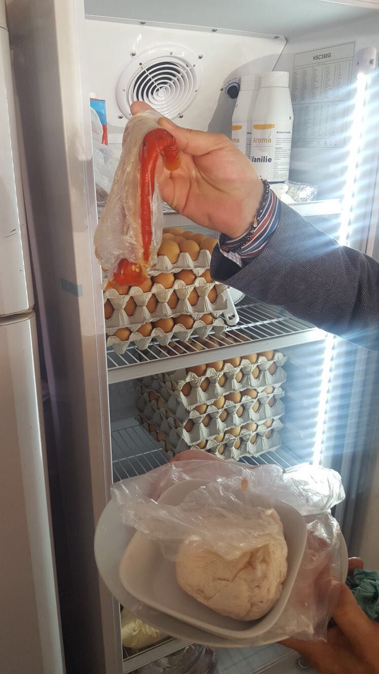 FOTO-VIDEO: Imagini cu dezastrul din bucătăriile teraselor de pe plaja MODERN, vizitate ieri de comisarii OPC