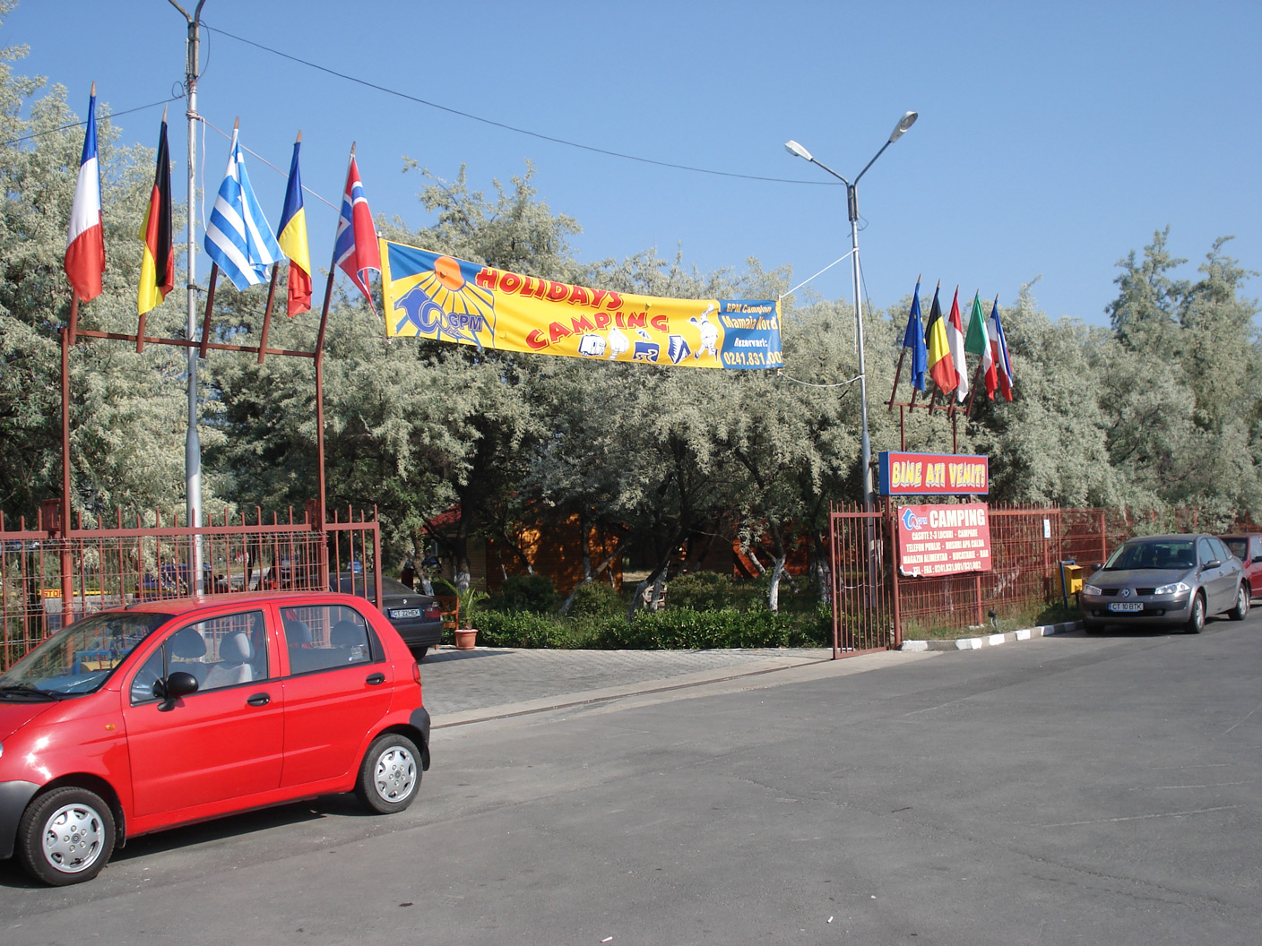 Turiști JEFUIȚI într-un camping de lângă NĂVODARI
