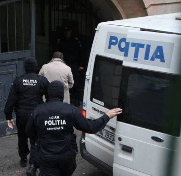 Managerul Arhiepiscopiei Tomisului și un director RATB, arestați preventiv