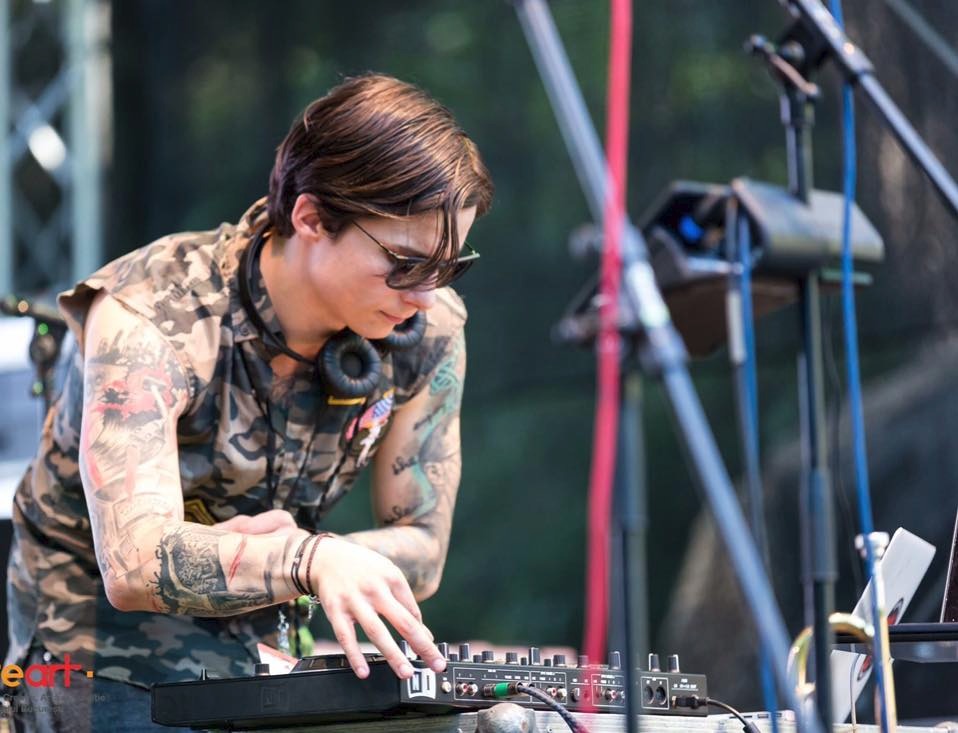 NEVERSEA – DJ Adrian Șaguna: „A fi DJ implică multă pasiune”