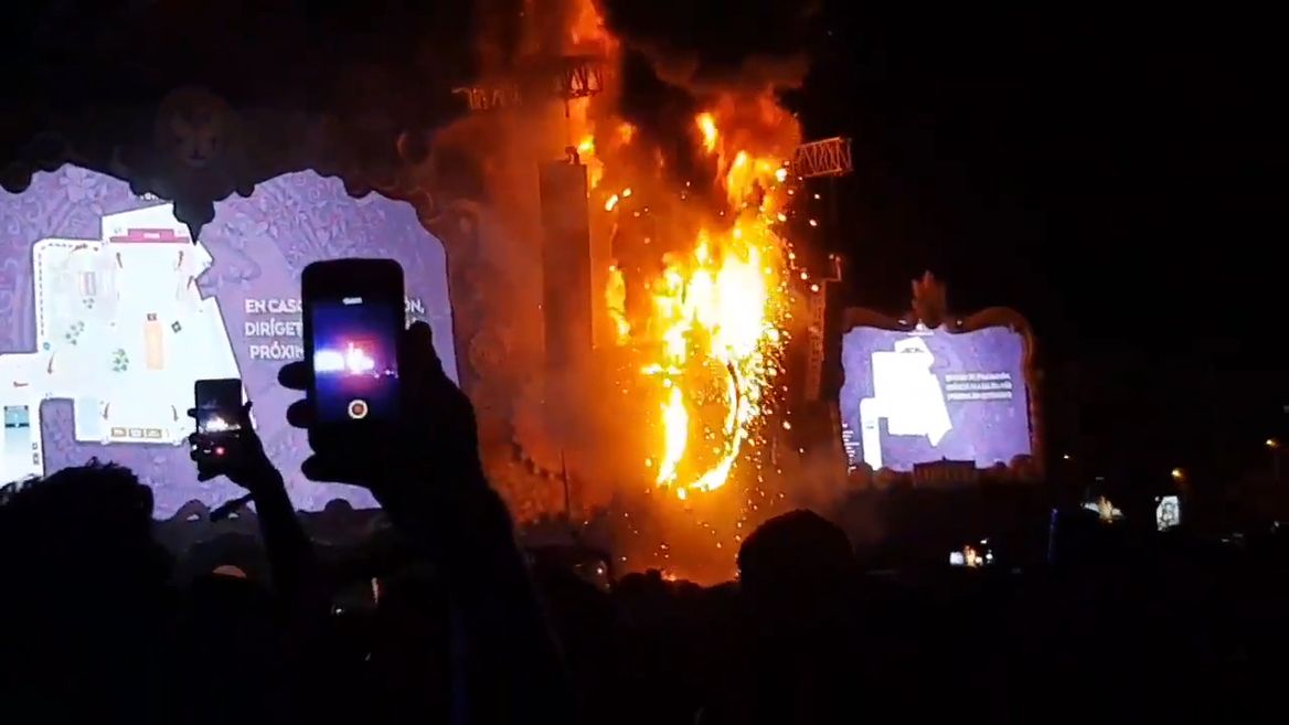 SPANIA – Peste 22.000 de persoane au fost evacuate la un festival de muzică din cauza unui incendiu