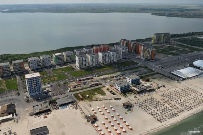 Infrastructura precară face ca nordul litoralului să țină greu pasul cu afluxul de turiști
