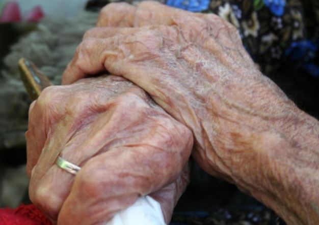 CONSTANȚA: Un TÂNĂR și o BĂTRÂNICĂ, prinși după ce au furat din magazine