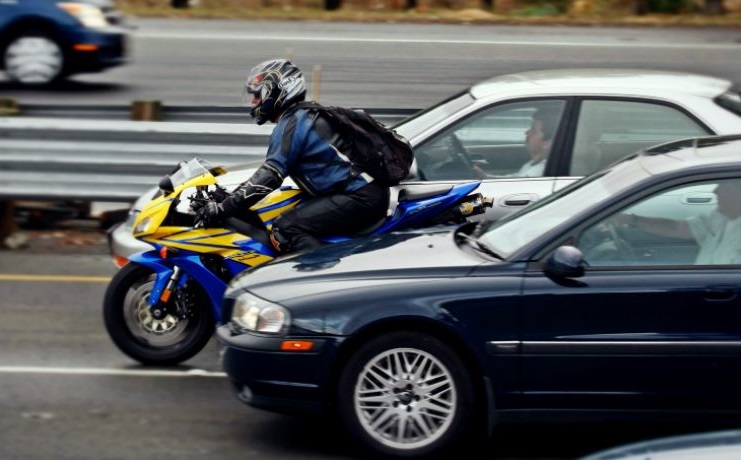 A crescut cifra de afaceri din comerţul cu autovehicule şi motociclete