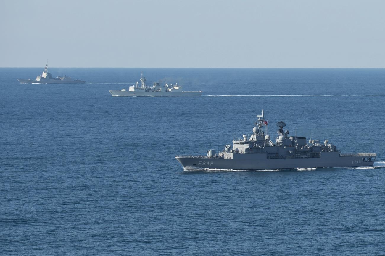 Comandantul grupării navale SNMG-2: „Nu putem ști ce amenințări neprevăzute pot apărea. Gruparea trebuie să răspundă“