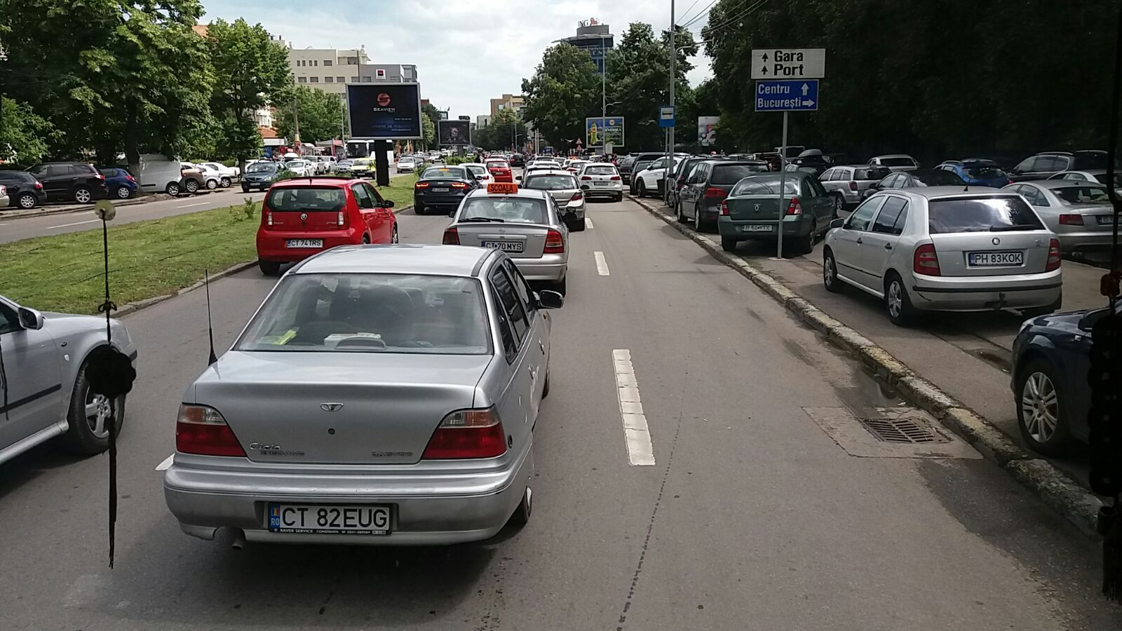 CONSTANȚA: Trafic infernal în zona Delfinariu