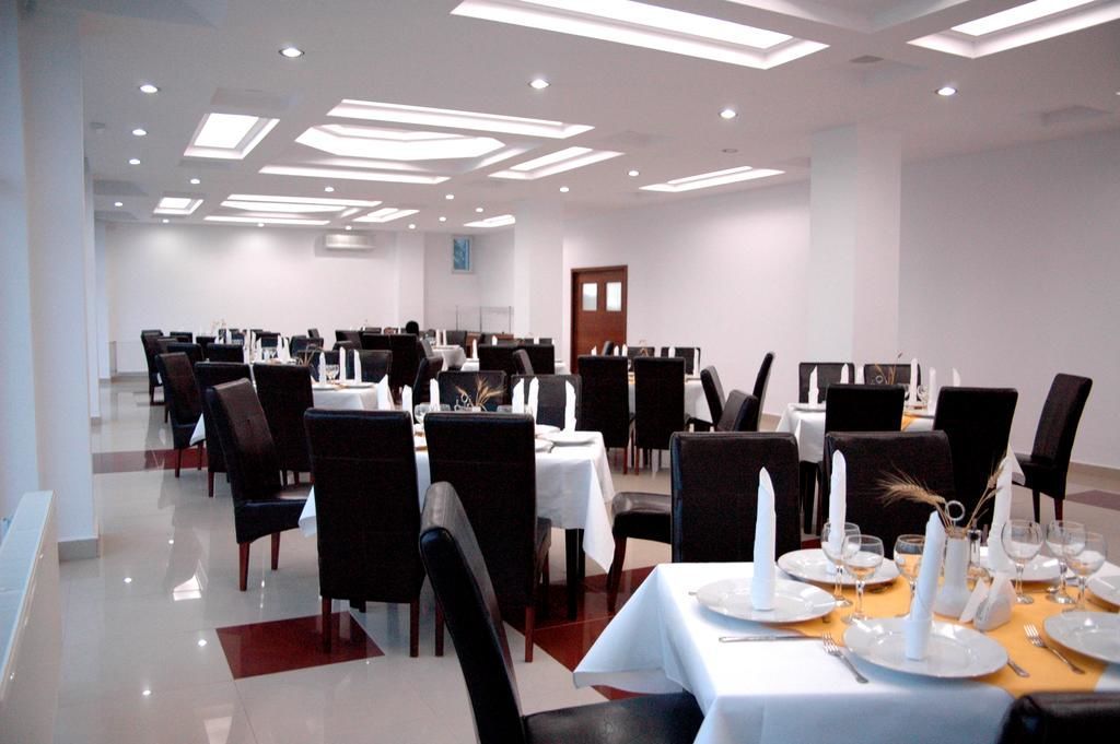 Control OPC pe litoral | Restaurantul unui hotel de 3 stele din Mamaia, amendat cu 5.000 de lei