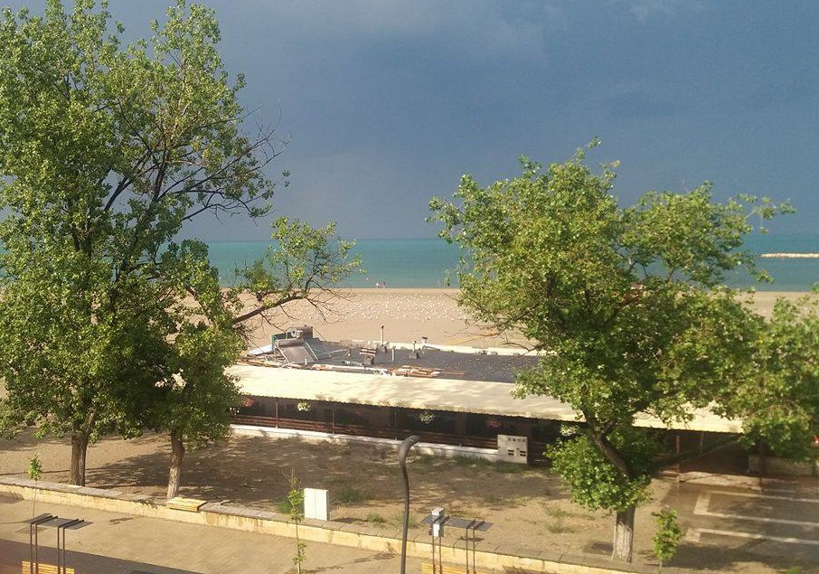 FOTO: Marea Neagră îşi trădează numele tot mai des