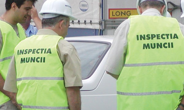 530 de oameni, găsiți într-o singură zi muncind fără contracte, la o firmă de curierat