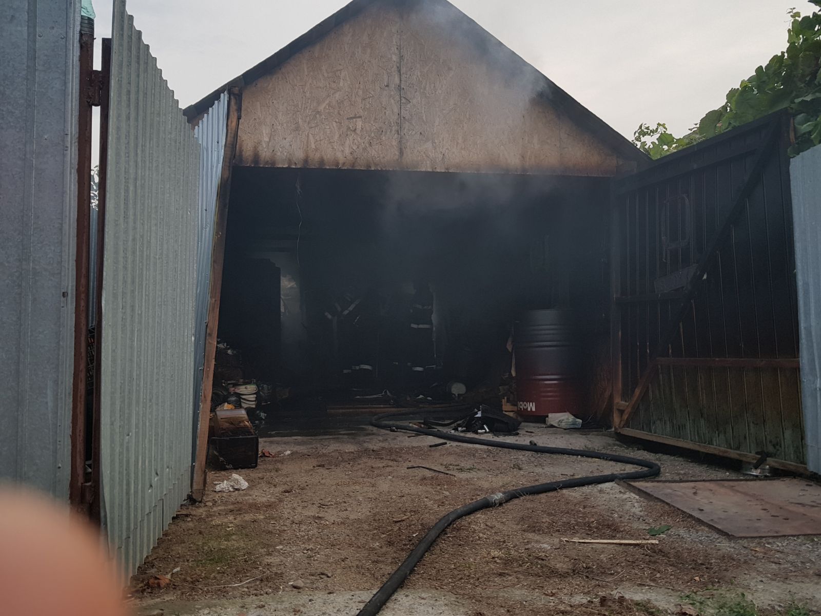 TULCEA/FOTO: Incendiu la primele ore ale dimineții. O persoană a fost intoxicată cu fum