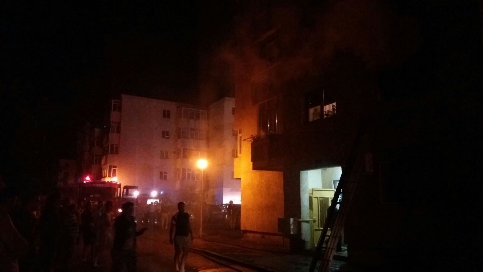 CONSTANȚA/VIDEO: Explozie într-un apartament. Două persoane și-au pierdut viața – update