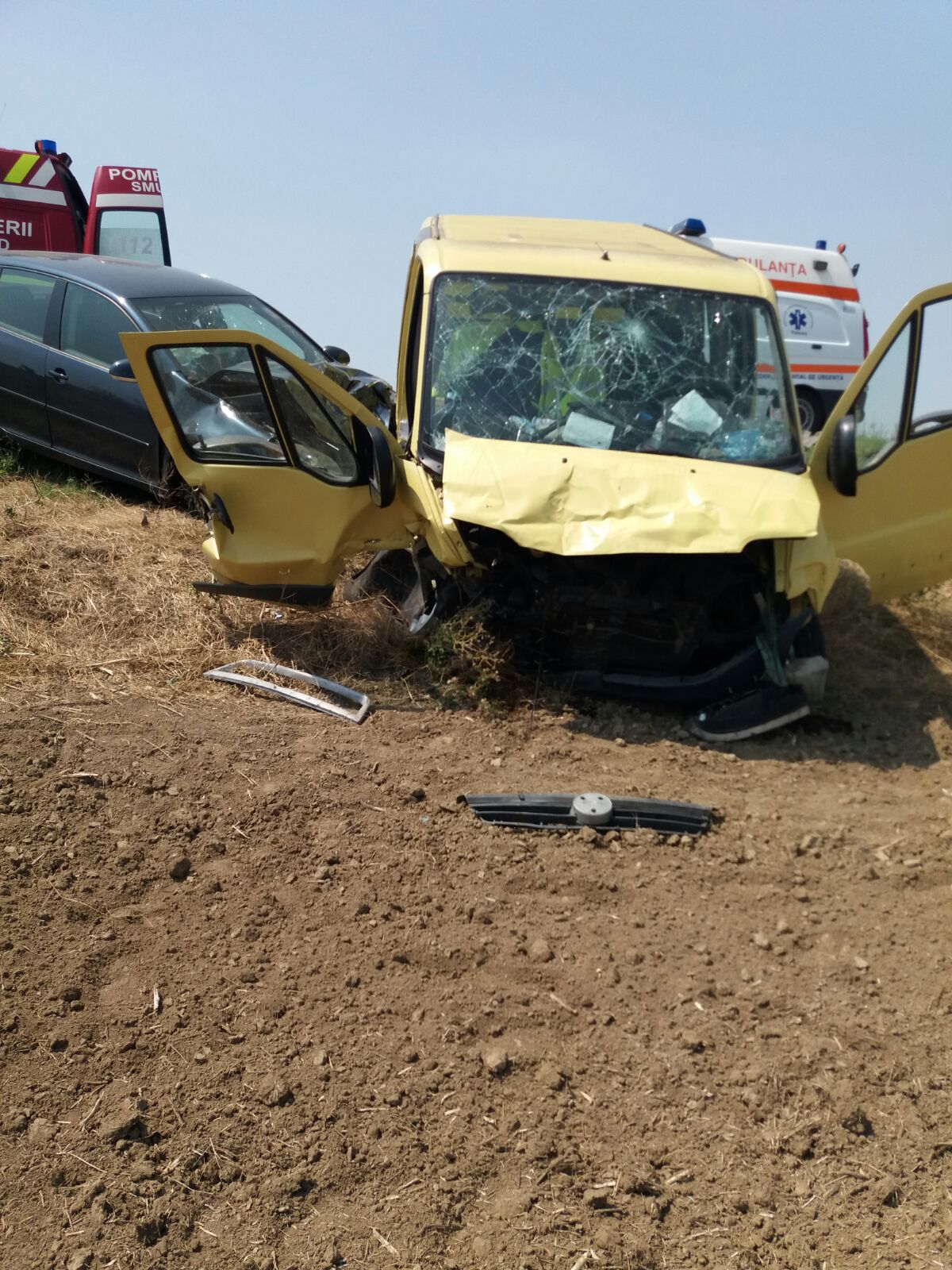 Doi adulți și doi copii, răniți într-un accident pe drumul dintre Constanța și Tulcea (foto)