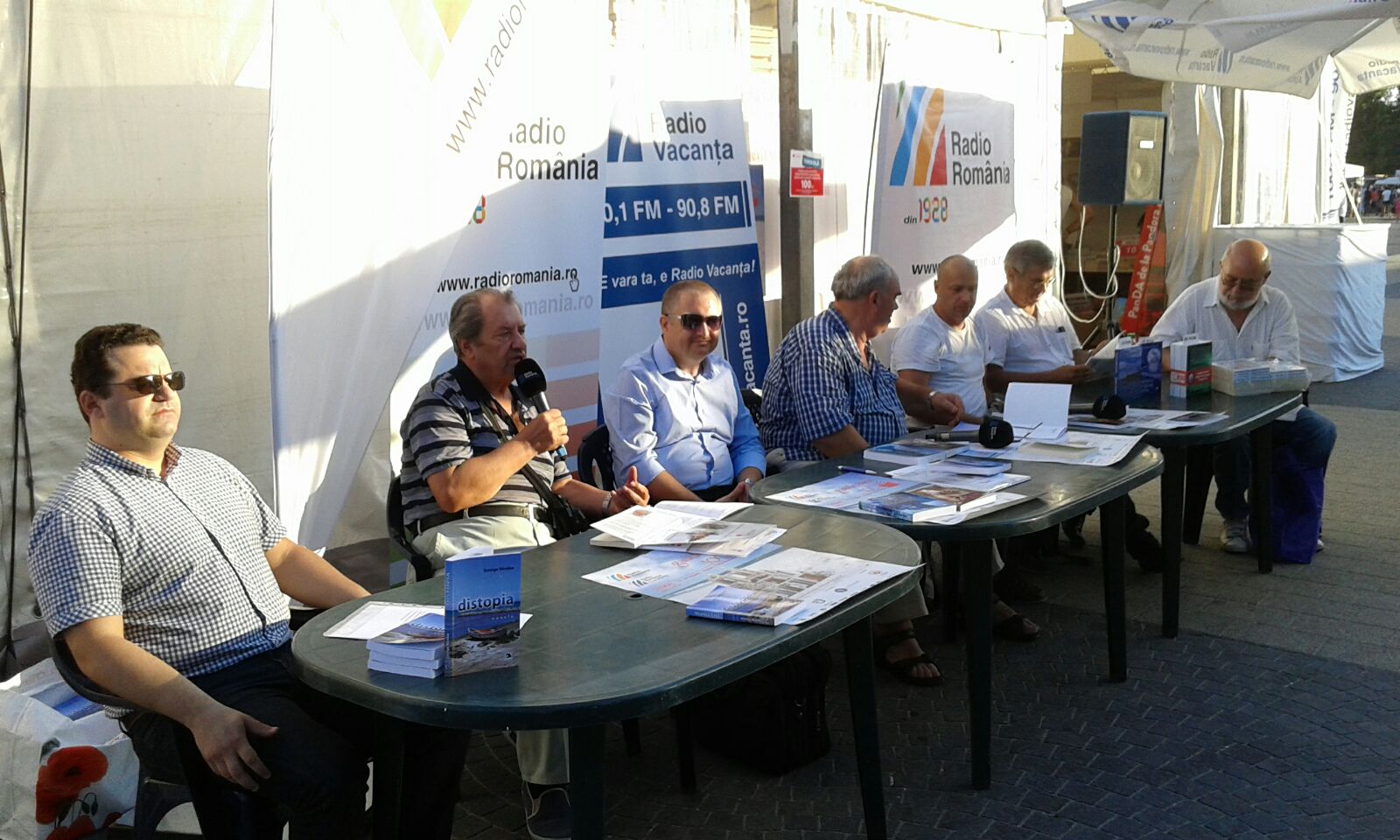 FOTO/ MAMAIA: Primele lansări de volume la Gaudeamus 100