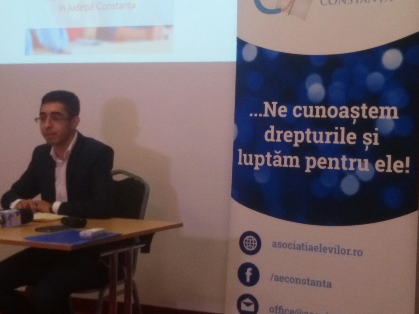 Jumătate din elevii constănţeni consideră că drepturile le sunt ÎNCĂLCATE