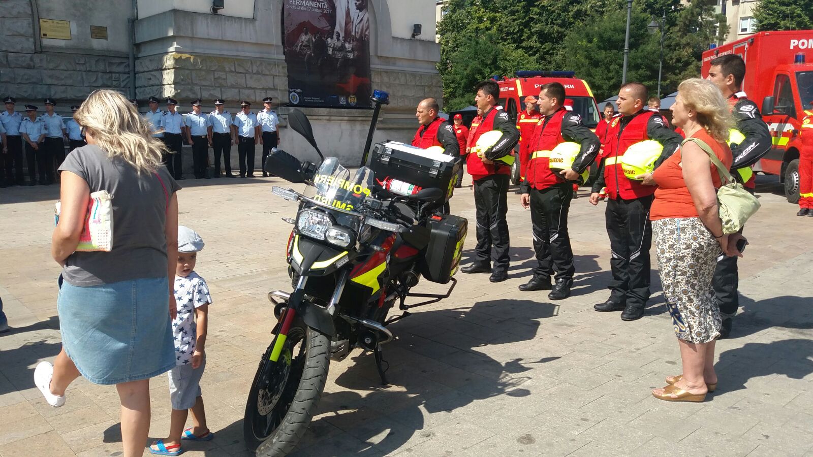 FOTO/VIDEO – SMURD Constanța a primit două motociclete cu defibrilator. Medic UPU: „În cazul unui stop cardiac, 5 minute fac diferența între viață și moarte“